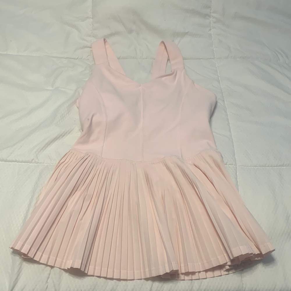Lululemon “Ballerina” Style light pink Tank top Sz 6